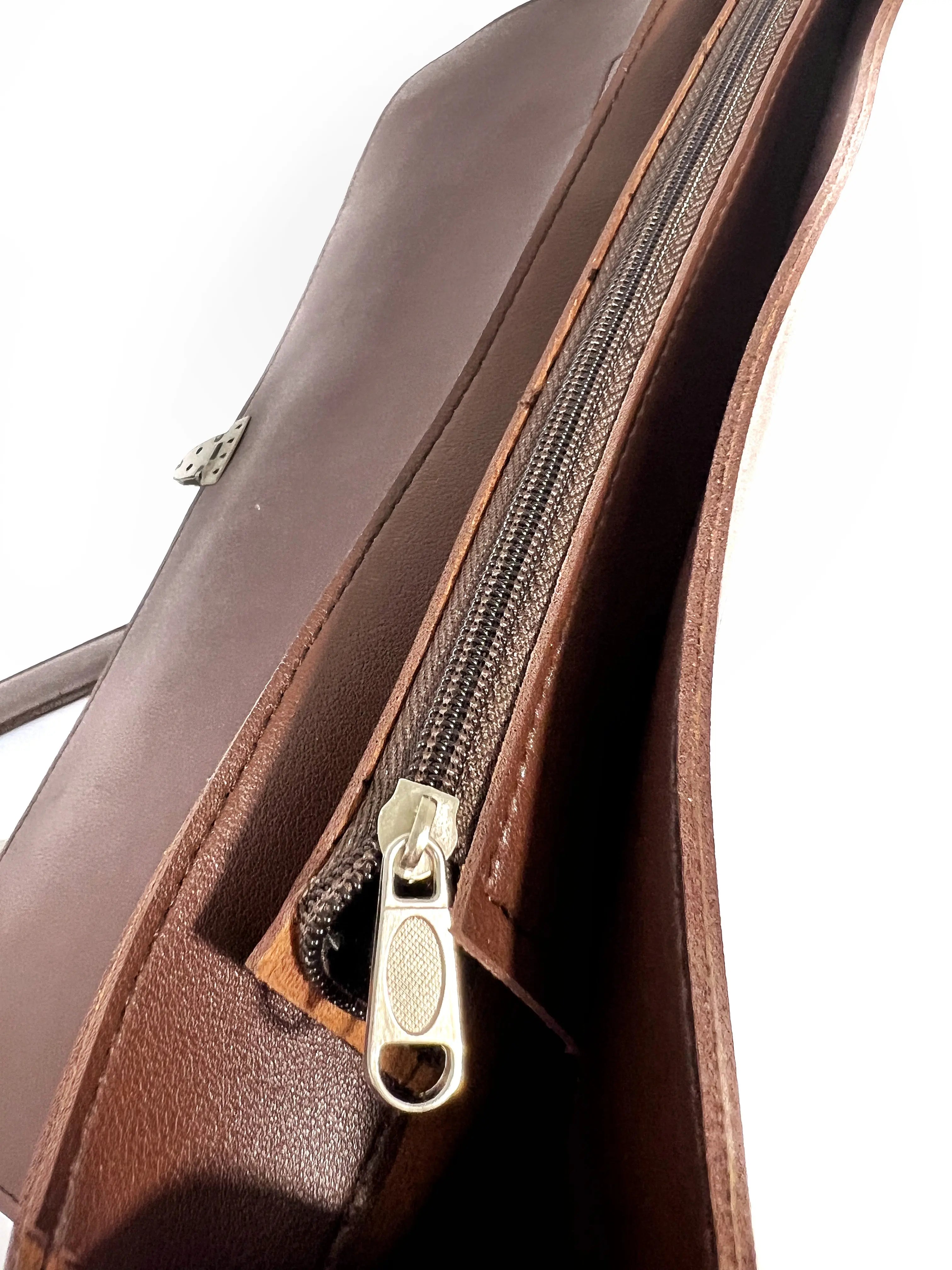 LORENZO Laptop Bag - Walnut by Mariqueño