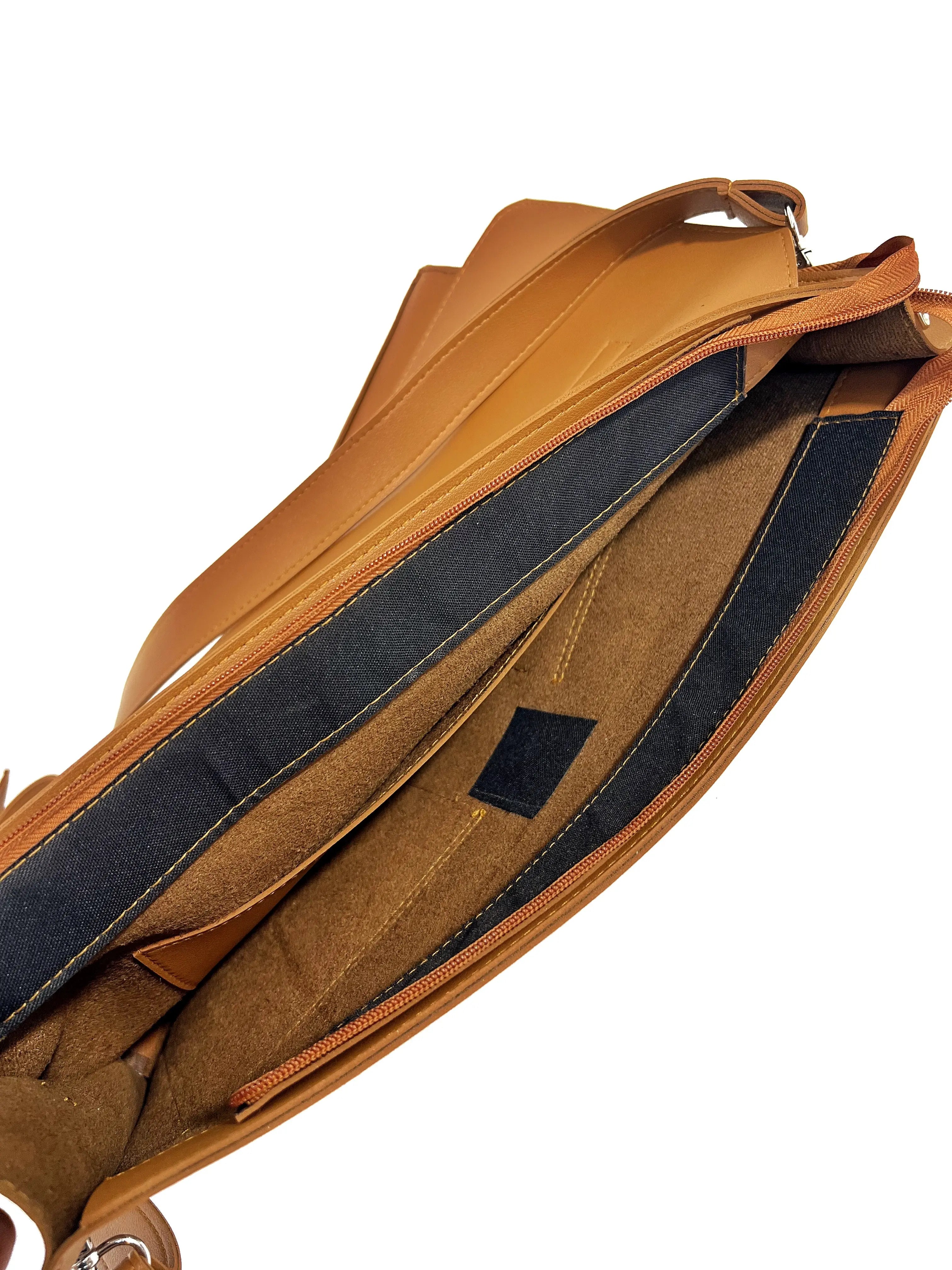 LORENZO Laptop Bag - Tan by Mariqueño