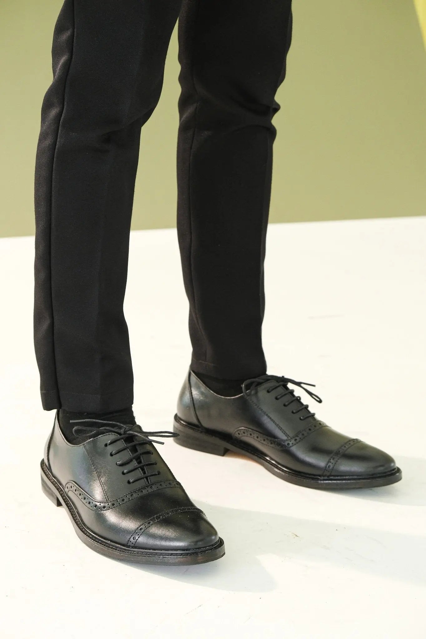 FELIX Cap Toe Holes Oxford - Black | by Mariqueño ( )