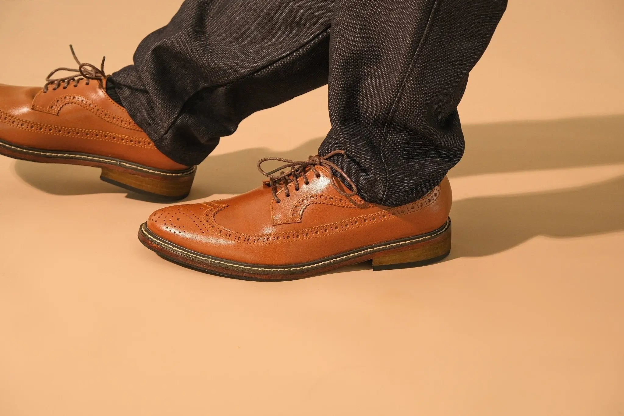 QUEZON Longwing Oxford - Tan | by Mariqueño ( )