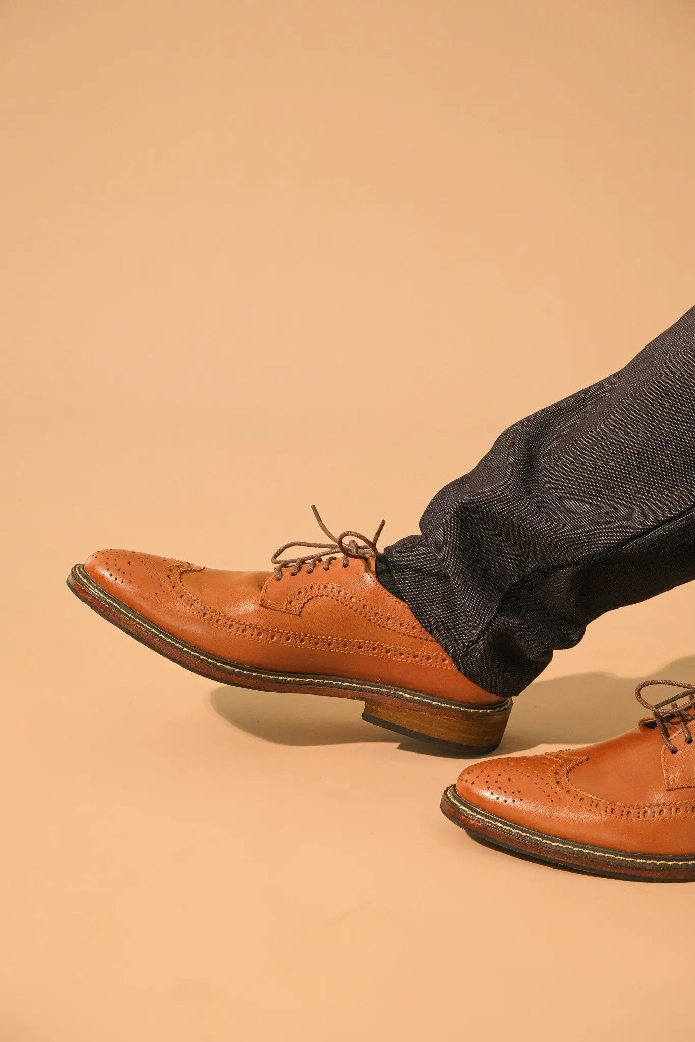 QUEZON Longwing Oxford - Tan | by Mariqueño ( )