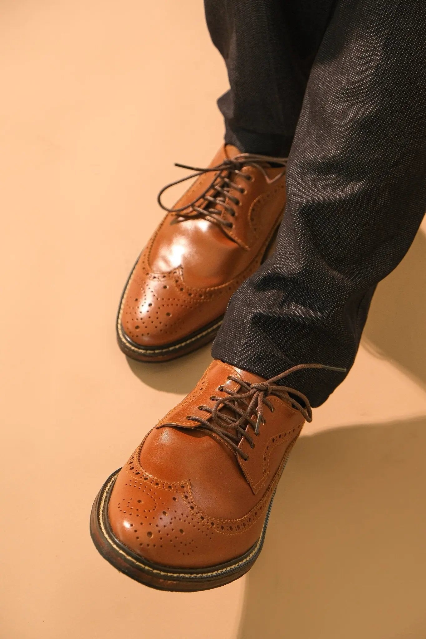 QUEZON Longwing Oxford - Tan | by Mariqueño ( )