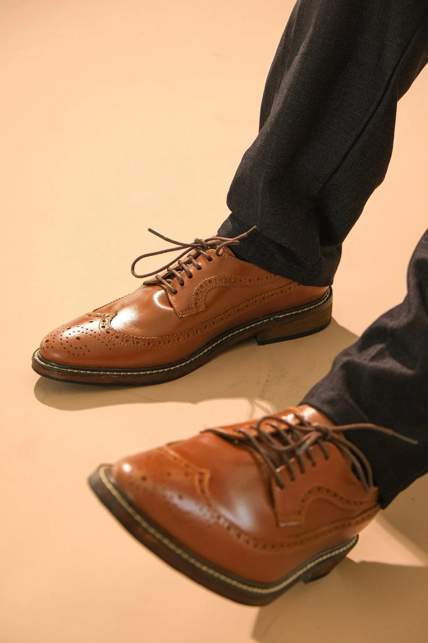 QUEZON Longwing Oxford - Tan | by Mariqueño ( )