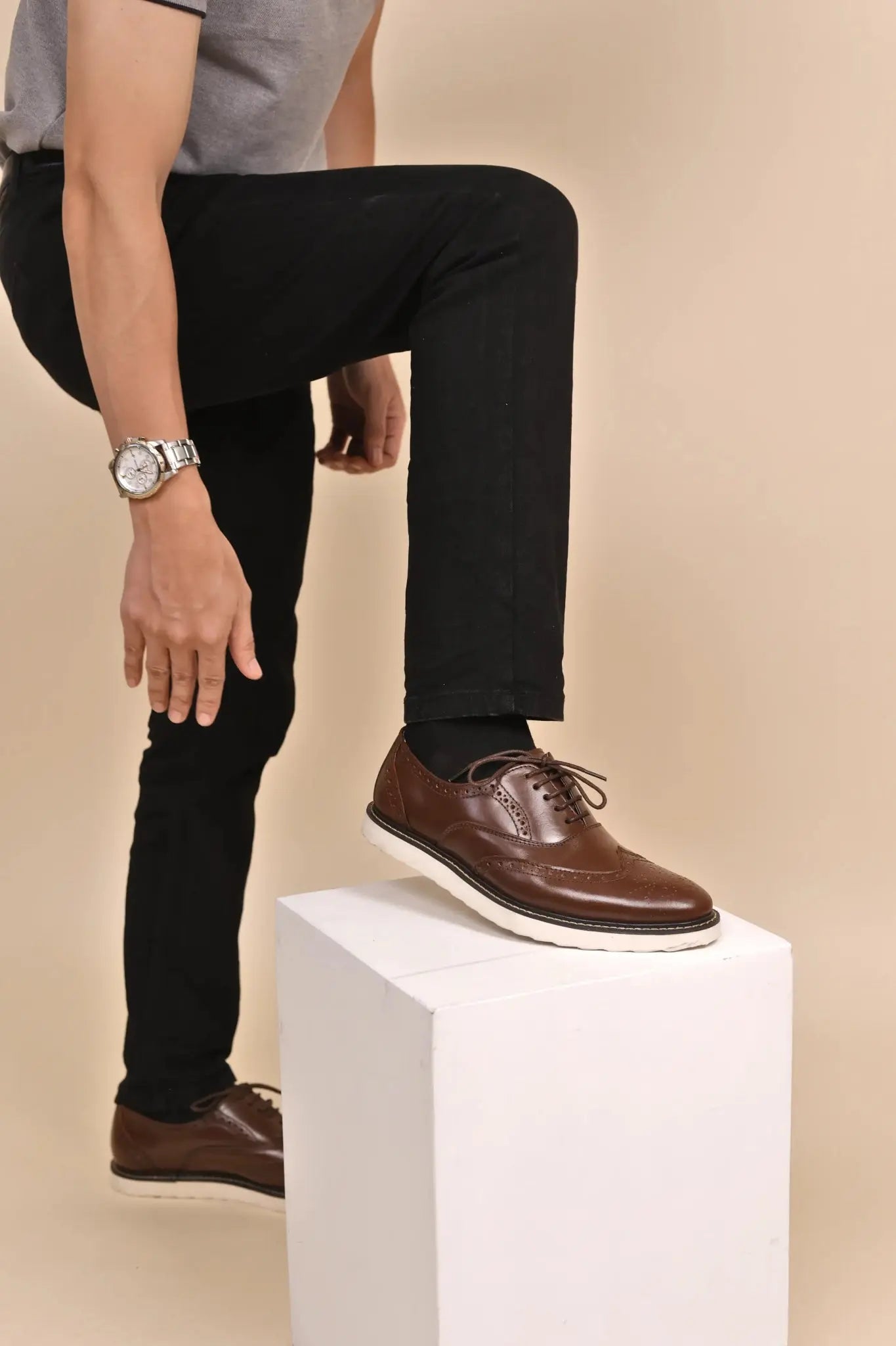 GUEVARRA Wingtip Oxford in Rubber Sole - Walnut | by Mariqueño ( )
