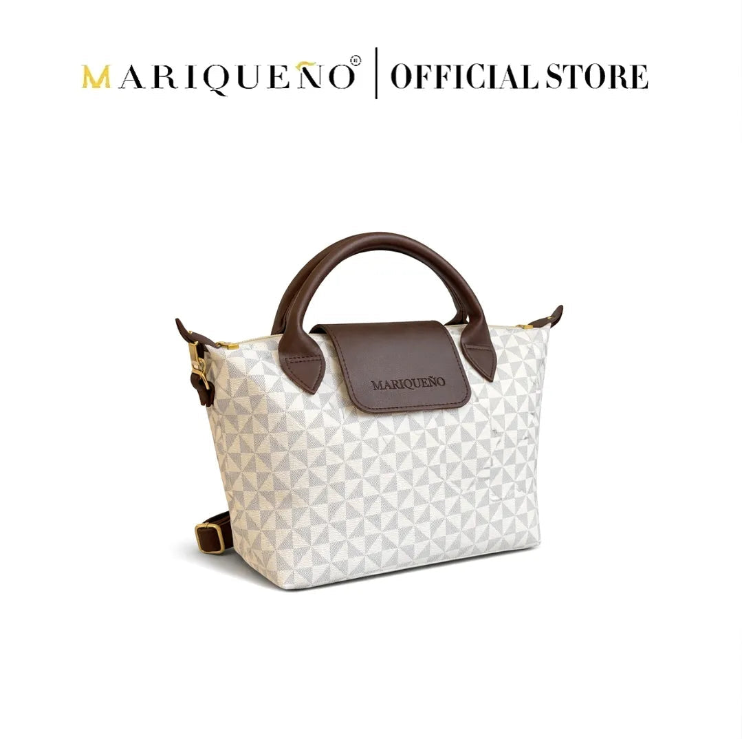 White handbag with brown accents and 'Mariqueno' branding on a white background
#color_sandstone geo