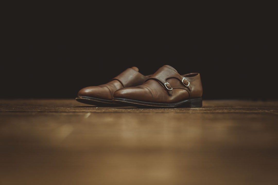 Mastering Elegance: Choosing the Right Leather for Your Formal Shoes - Mariqueño