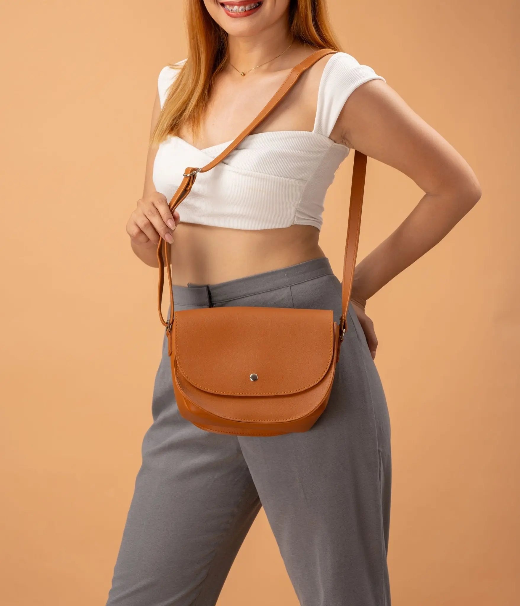 MADISON Classic Sling Bag in Tan Brown - Mariqueño