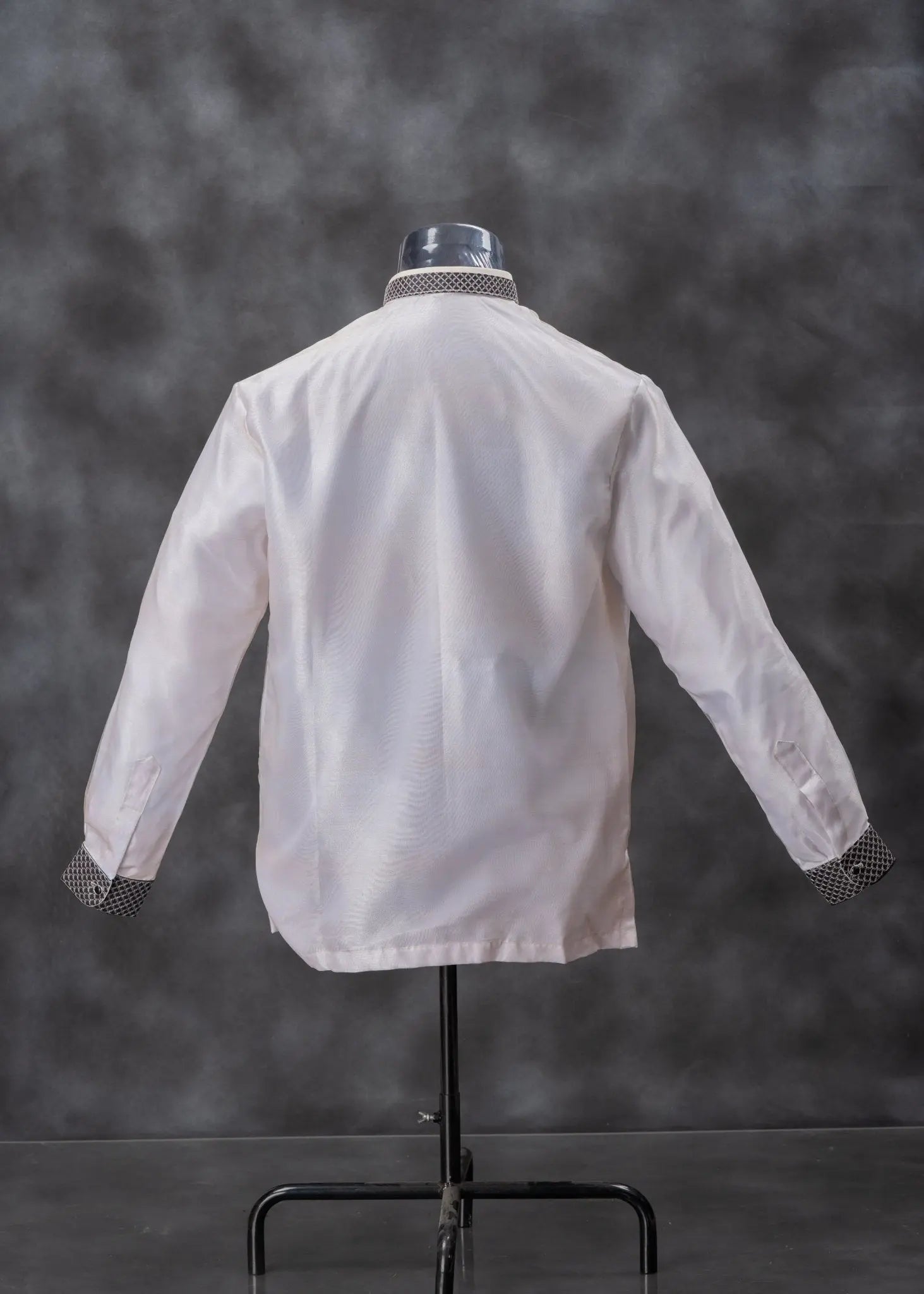 GUEVARRA Piña Organza Men's Barong in Black with Double Chinese Collar - White Lining - Mariqueño