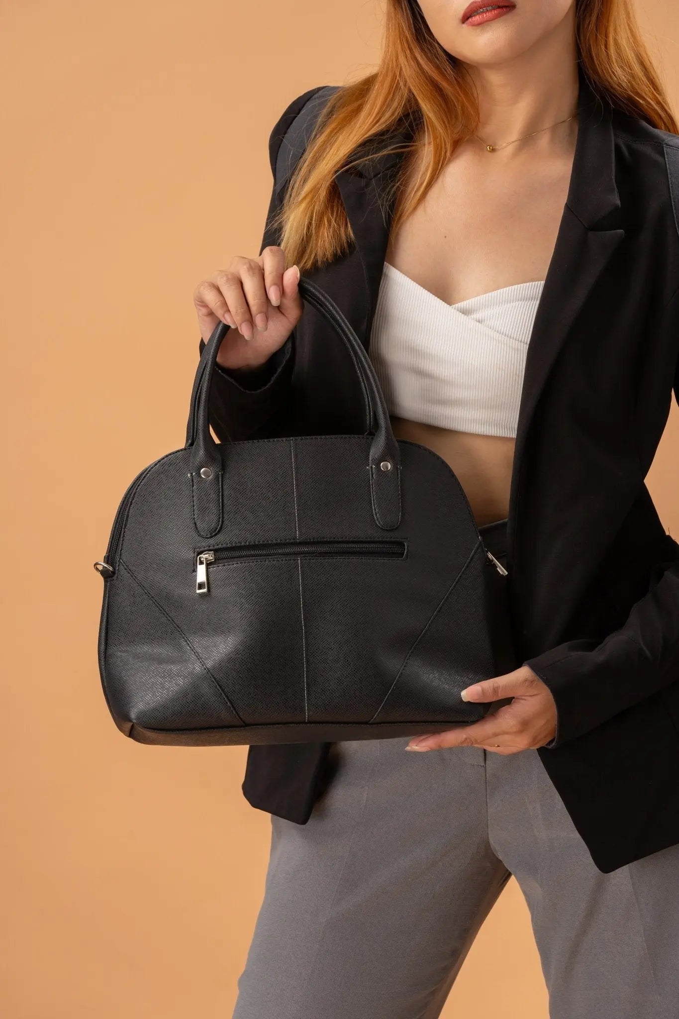 MEREDITH Alma Sling Bag in Black - Mariqueño