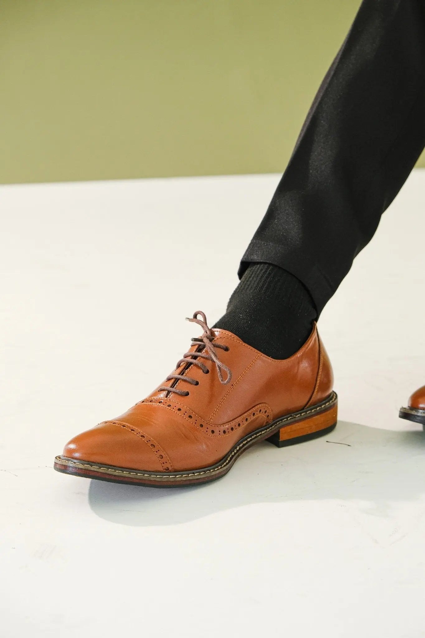 Men's Oxford Shoes FELIX Cap Toe Holes Oxford Tan