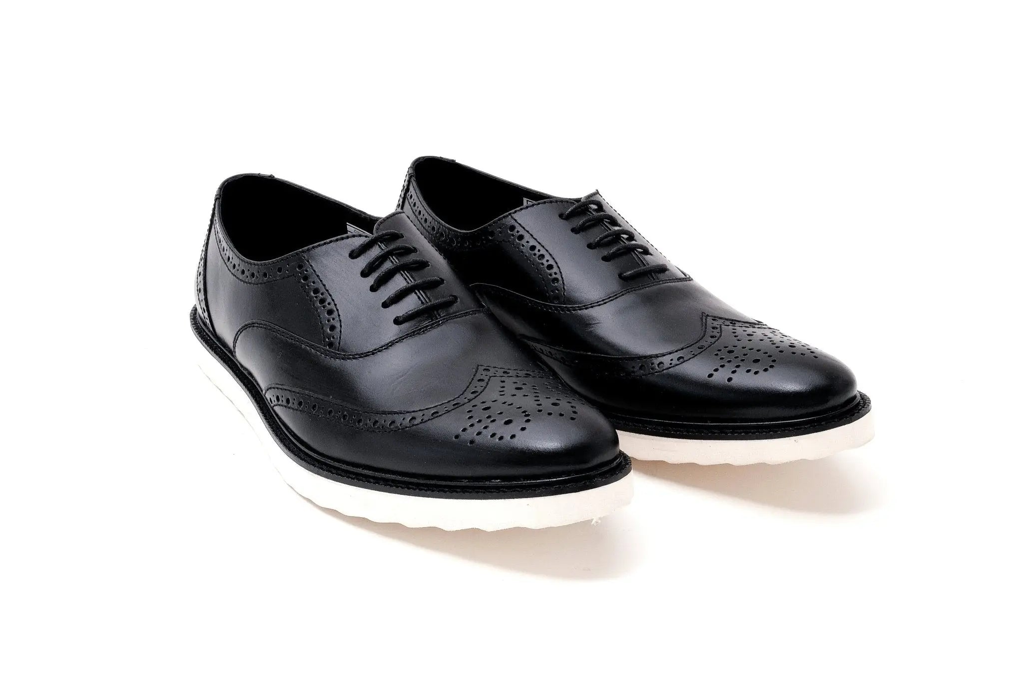 GUEVARRA Wingtip Oxford in Rubber Sole - Black - Mariqueño