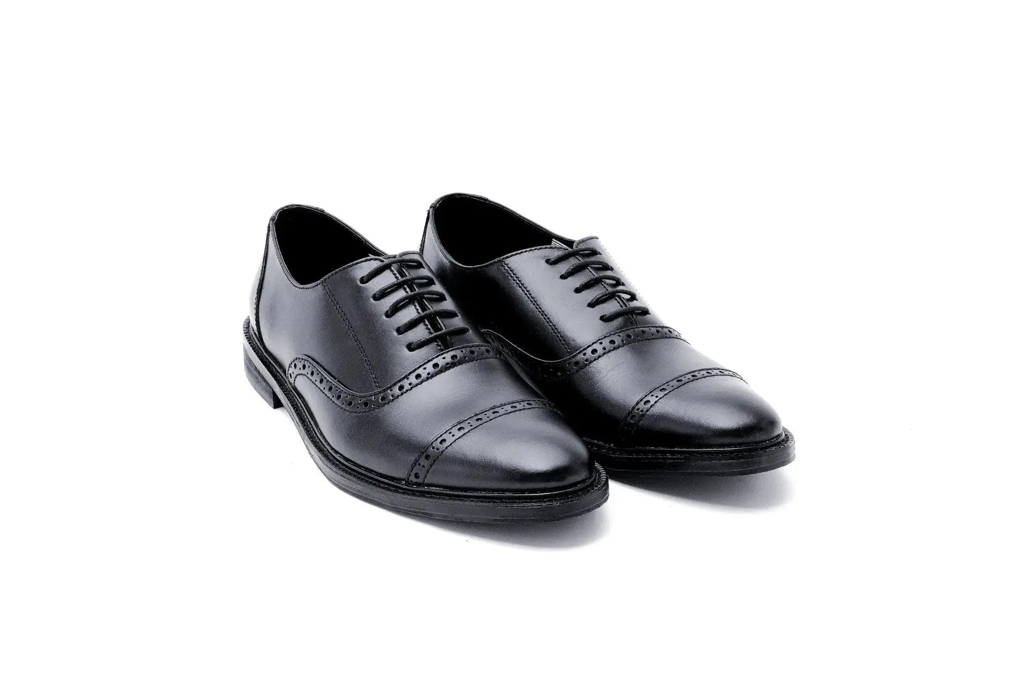 FELIX Cap Toe Holes Oxford - Black |   by  Mariqueño ( )