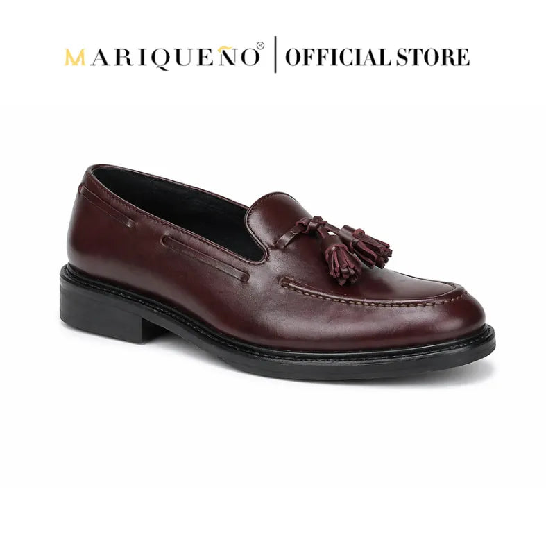 Burgundy loafer with tassel on a white background, branded as Mariqueno.
#color_oxblood