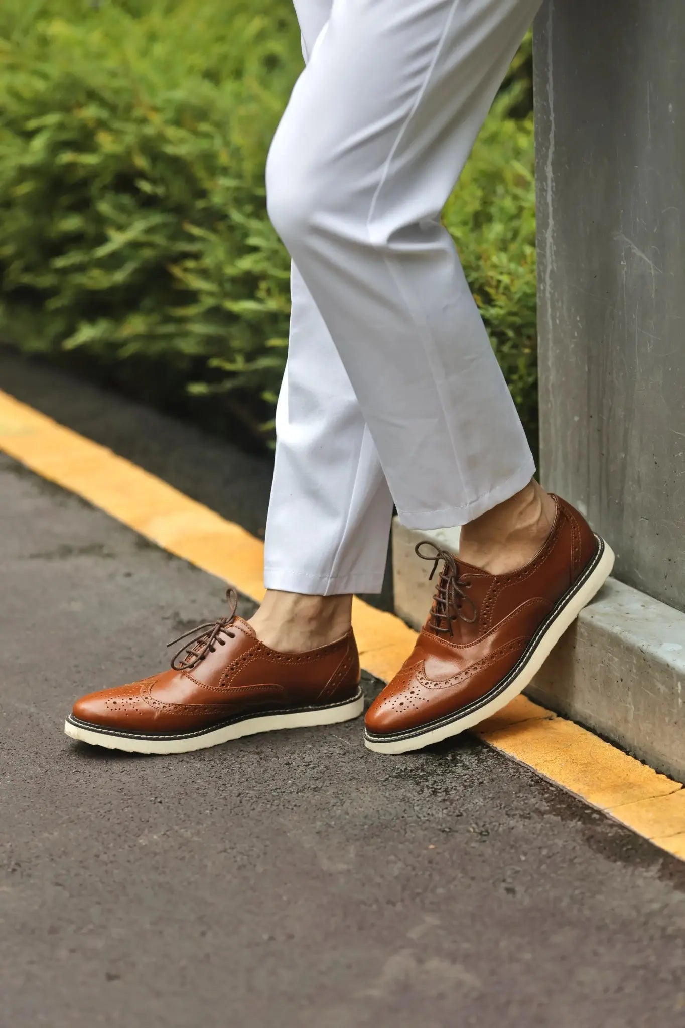 GUEVARRA Wingtip Oxford in Rubber Sole - Tan - Mariqueño