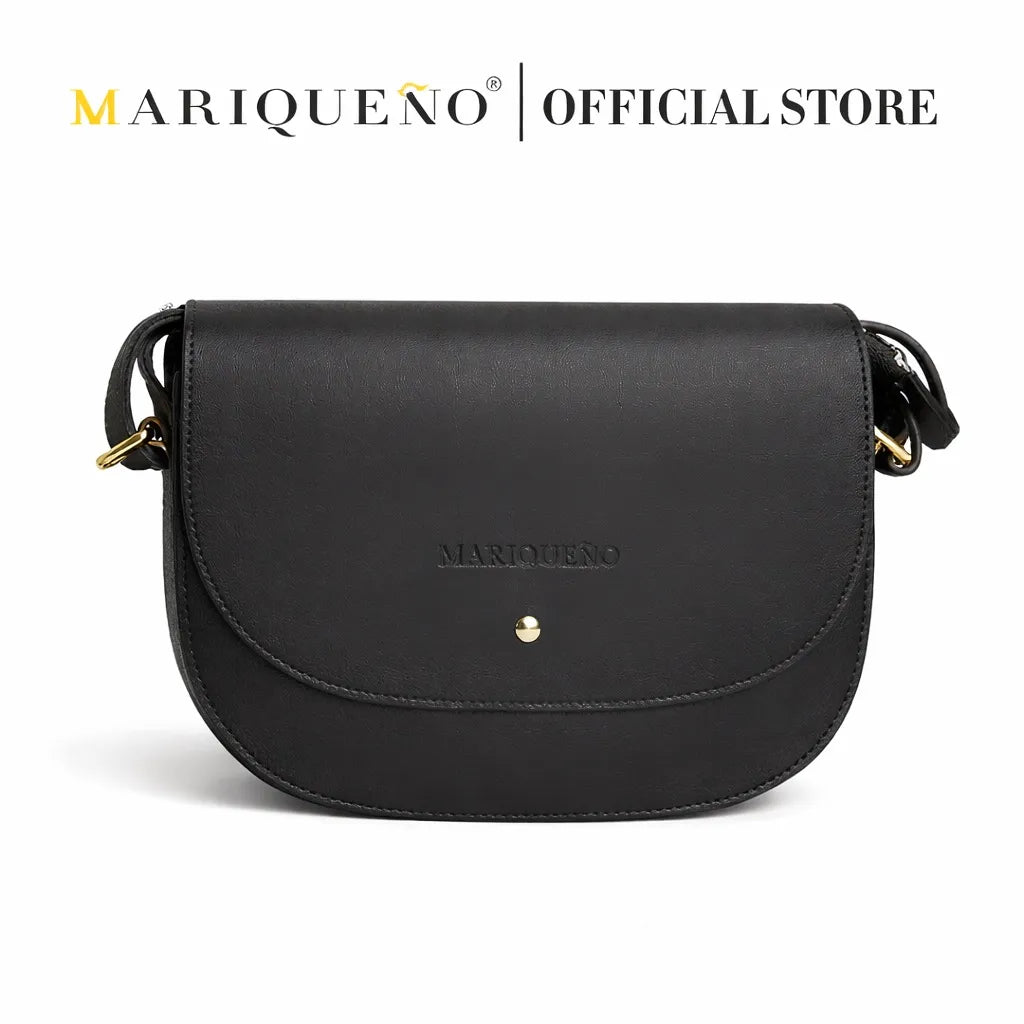 Black shoulder bag with 'Marqueéno' branding on a white background
#color_black