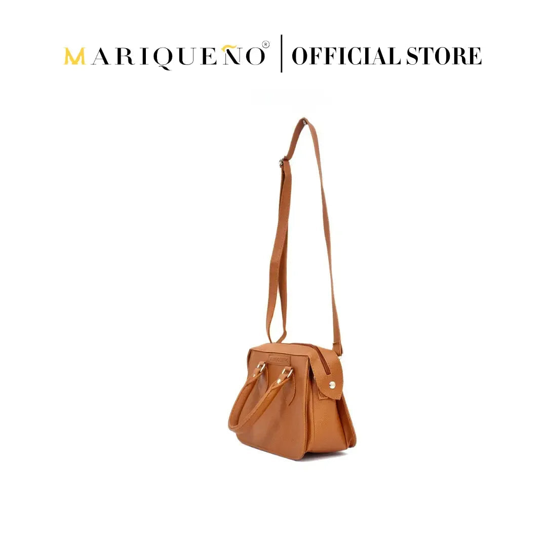 Brown leather handbag with shoulder strap on a white background, featuring the Marqueéno brand.
#color_tan brown