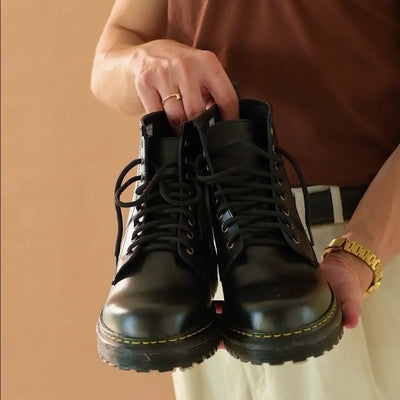 High cut black boots
#color_black