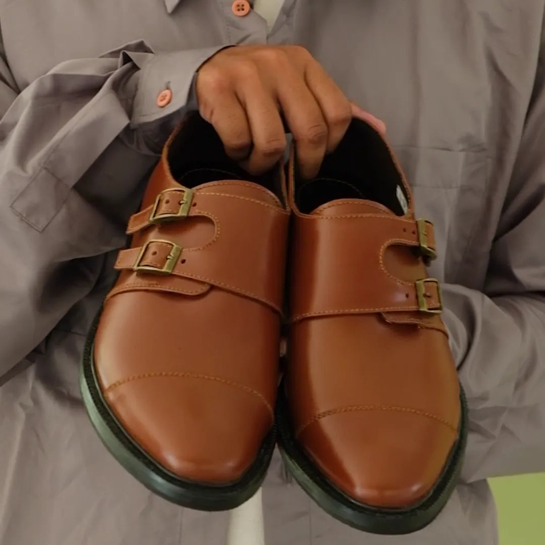 Santiago double monk strap leather shoes in tan color
#color_tan