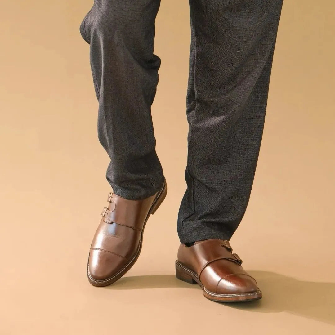 Santiago double monk strap leather shoes in walnut brown color
#color_walnut